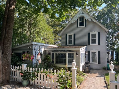 23 Saunders Dr, Niantic, CT, 06357-2710 | Card Image