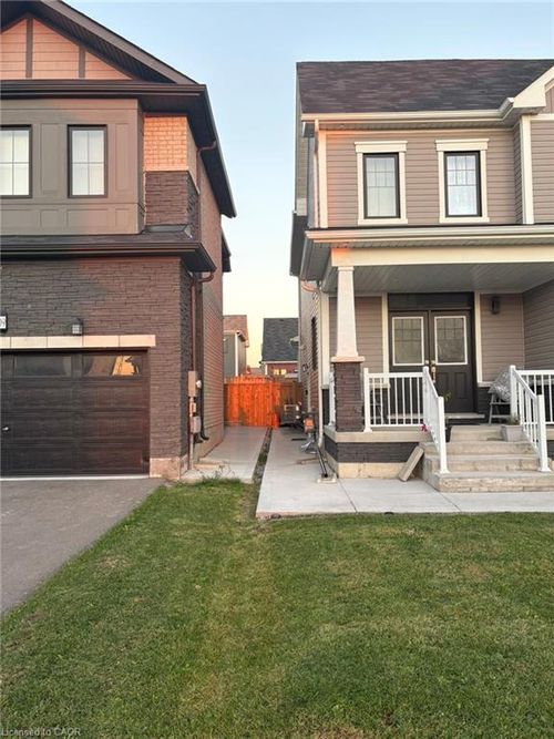 lower-111 Explorer Way, Thorold, ON, L2V0K3 | Card Image