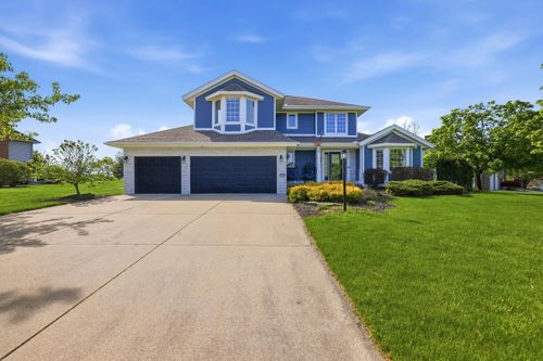 7355 Old Lantern Dr Se, Caledonia, MI, 49316-9004 | Card Image