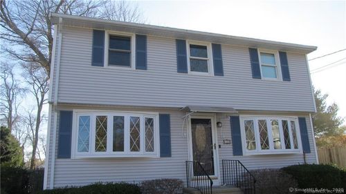 18 Brightwater Rd, Niantic, CT, 06357-3802 | Card Image