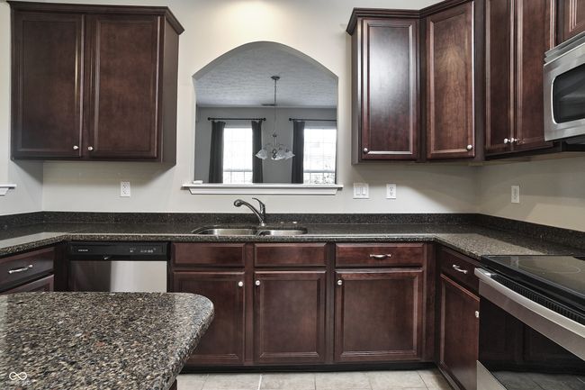 13499 Molique Blvd, Townhouse with 2 bedrooms, 3 bathrooms and null parking in Fishers IN | Image 10