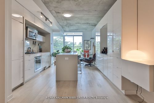 309-130 Rusholme Rd, Toronto, ON, M6H2Y7 | Card Image