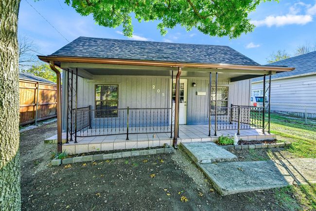 205 N Bean St, House other with 4 bedrooms, 1 bathrooms and null parking in Howe TX | Image 5