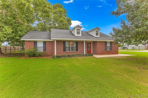 90 Scarlet Oak Dr, Deatsville, AL, 36022-5083 | Card Image