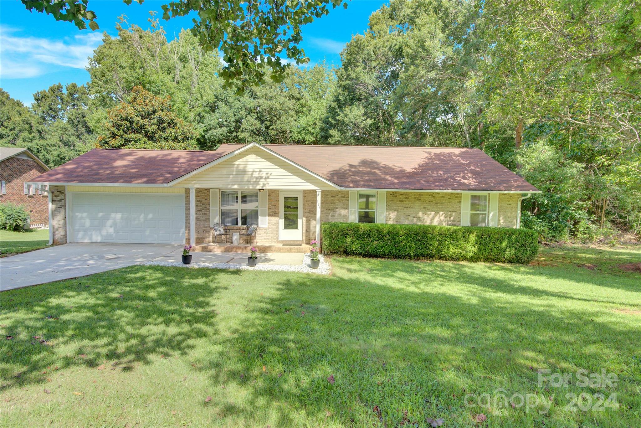 Autumn Leaf Rd, Troutman, NC 28166