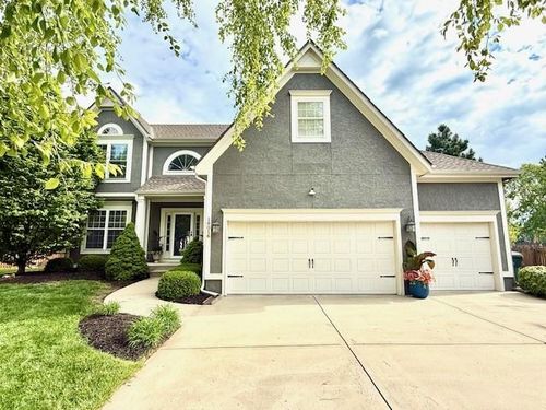 18016 W 163rd Ter, Olathe, KS, 66062-9298 | Card Image