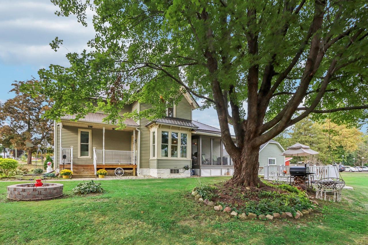 Laurel St, Reedsburg, WI 53959