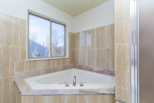 6173 Elarz Dr, Condo with 4 bedrooms, 3 bathrooms and null parking in Troy MI | Image 23