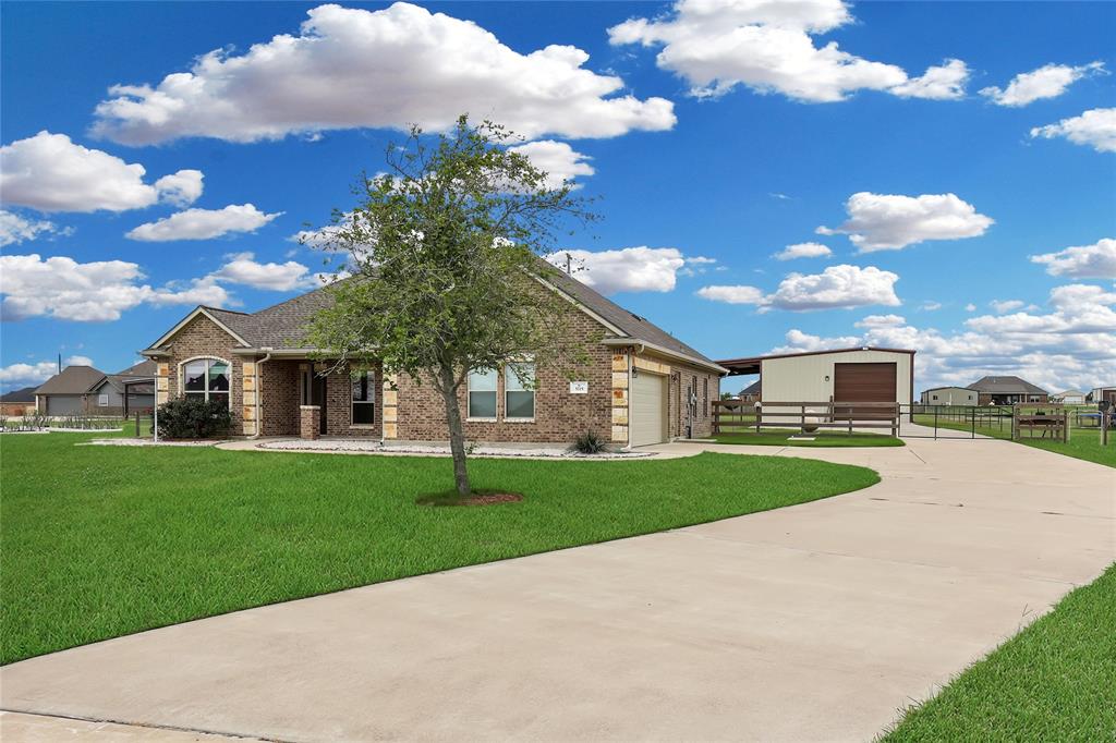 Pioneer Trl, Sealy, TX 77474