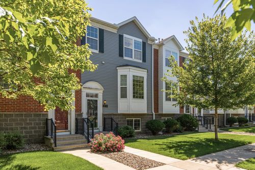 15716 Fox Cir, Apple Valley, MN, 55124-6533 | Card Image