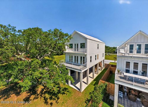 26478 W Beach Blvd, Pass Christian, MS, 39571 | Card Image