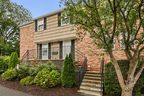 apt-b-20 Weed Hill Ave, Stamford, CT, 06907-1535 | Card Image