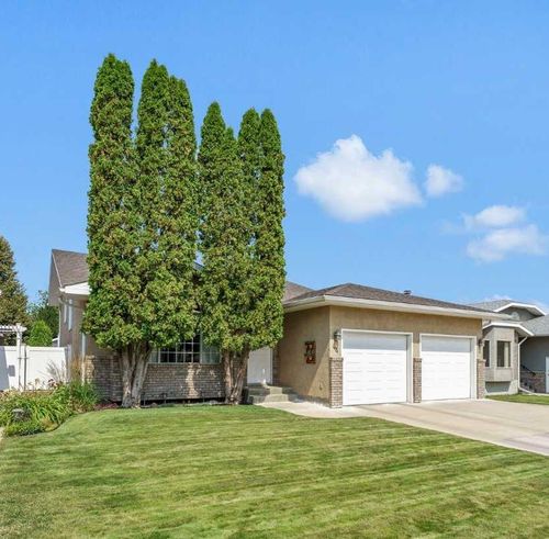 44 Prairie Dr Ne, Medicine Hat, AB, T1C1R2 | Card Image