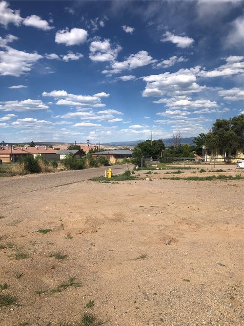 1002 Calle Vigil, Espanola, NM, 87532-3691 | Card Image