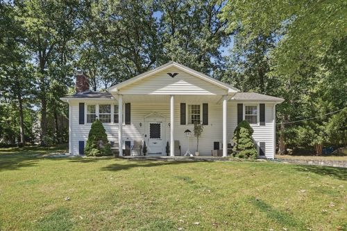 33 Braney Rd, Millbury, MA, 01527-3941 | Card Image