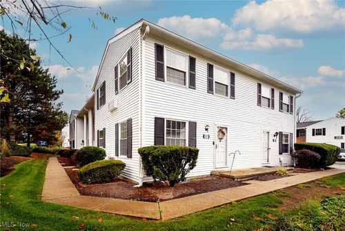 1473 Munroe Falls Ave, Cuyahoga Falls, OH, 44221-3673 | Card Image