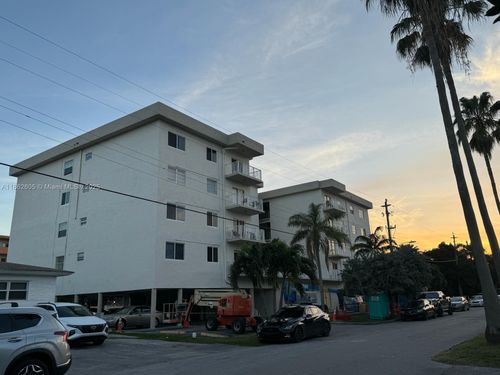 apt-505-3536 Ne 168th St, North Miami Beach, FL, 33160-3577 | Card Image