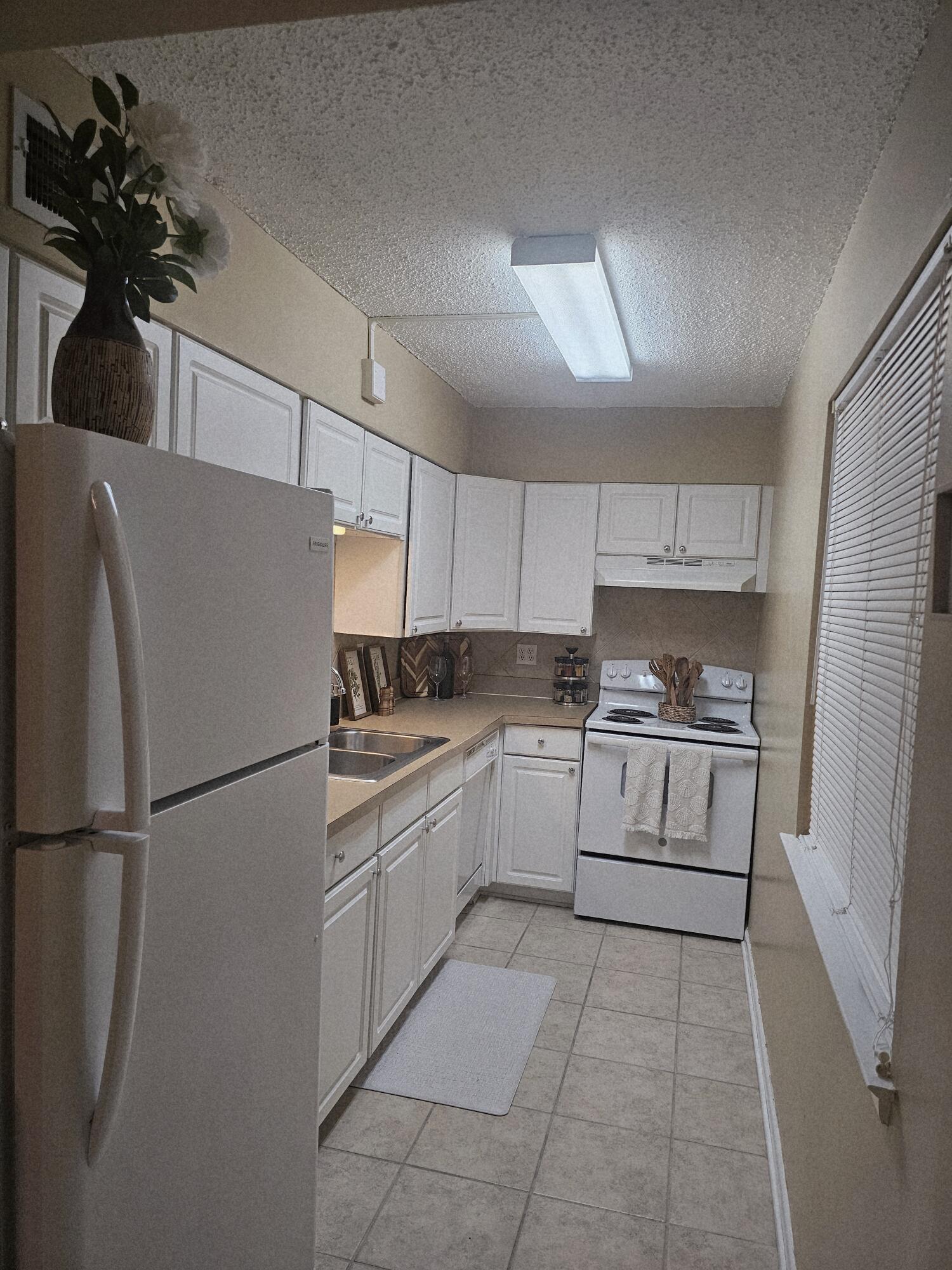 Residential in Mary Esther 3