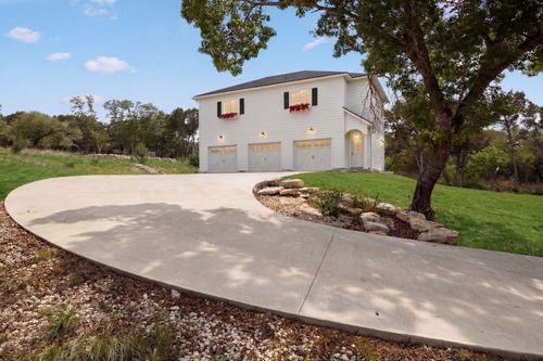 8023 Lakeview St, Volente, TX, 78641-9664 | Card Image