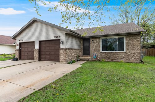b-605 Davidson Dr, Minooka, IL, 60447-8419 | Card Image