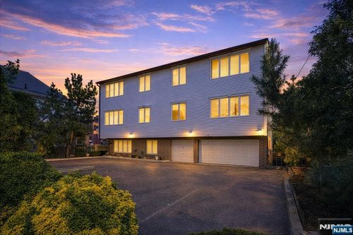 61 Eastern Way, Rutherford, NJ, 07070-2156 | Card Image