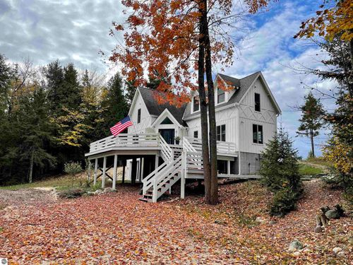 33171 Mrs Reddings Trl, Beaver Island, MI, 49782-5295 | Card Image