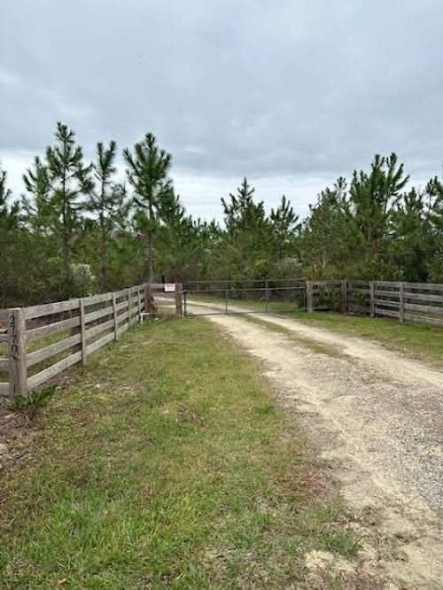 2770 Old Clyattville Rd, Valdosta, GA, 31601-1653 | Card Image