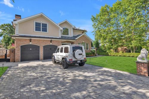 3418 Silverton Ave, Wantagh, NY, 11793-2924 | Card Image