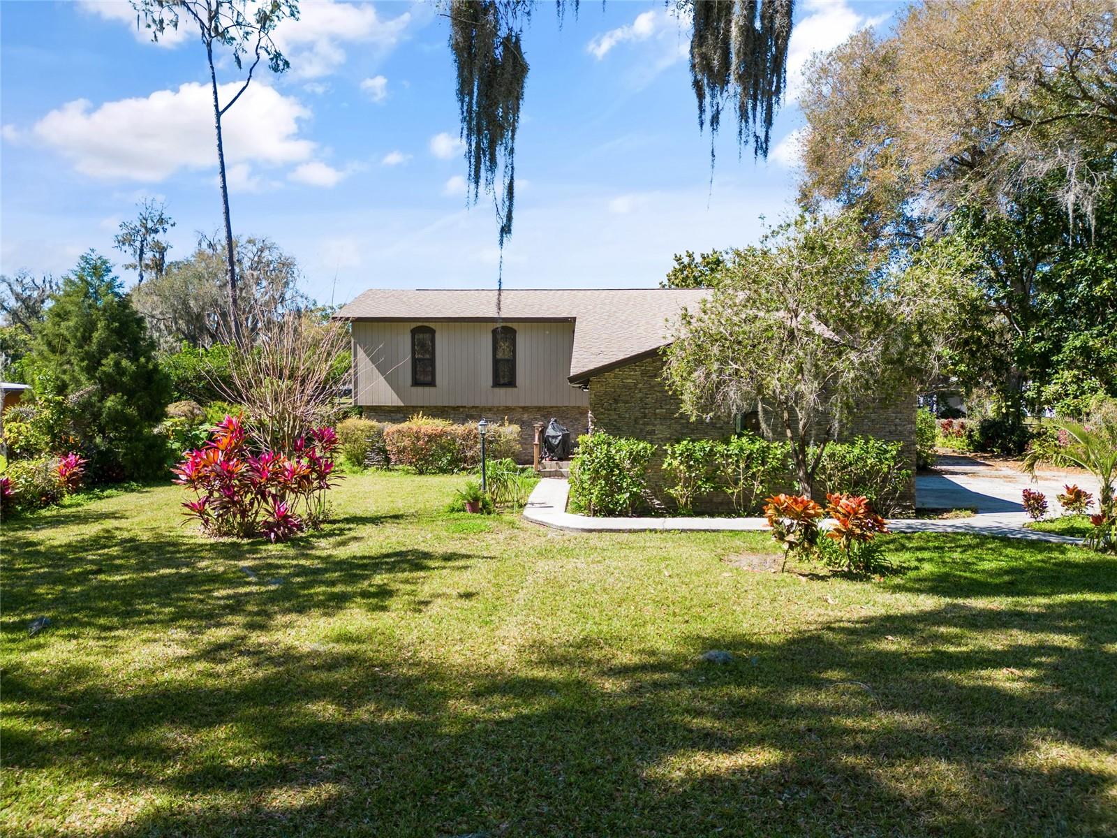 Oak Crest Dr, Plant City, FL 33565
