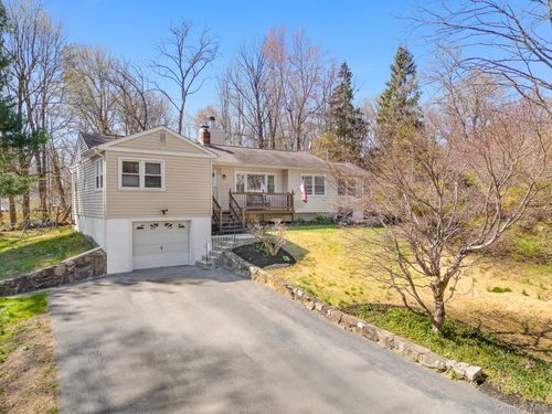 22 Pine Hill Dr, Wappingers Falls, NY, 12590-3024 | Card Image