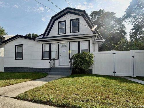 1-980 Thomas Place, Hempstead, NY, 11510 | Card Image