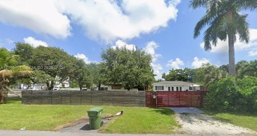 1825 Sw 30th St, Fort Lauderdale, FL, 33315 | Card Image