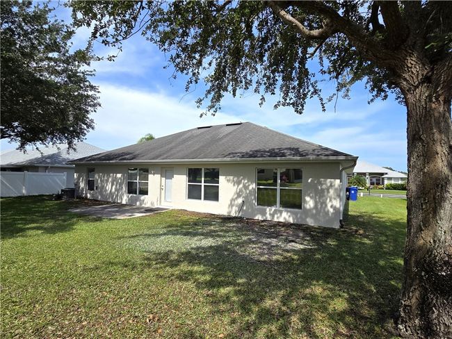 116 Drake Way, House other with 4 bedrooms, 3 bathrooms and null parking in Sebastian FL | Image 4