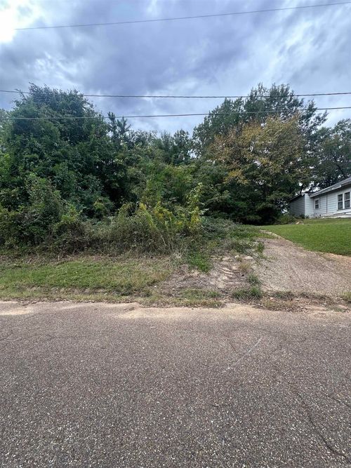 414 Carver Ave, Camden, AR, 71701-4225 | Card Image