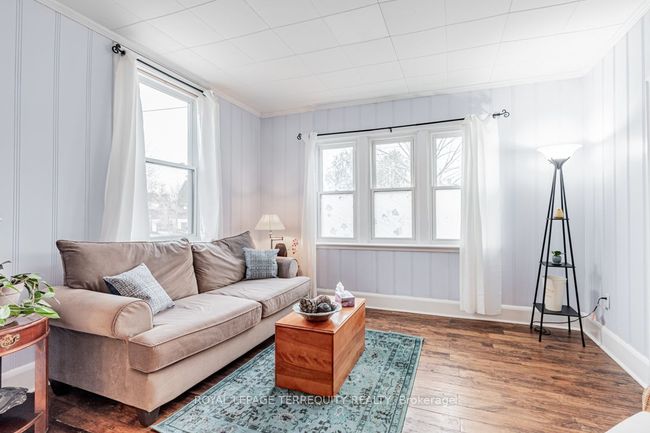 58 Main St N, House attached with 3 bedrooms, 1 bathrooms and 2 parking in Newmarket ON | Image 9