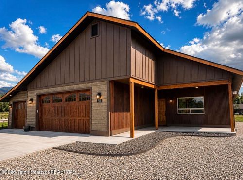 726 Cedar Springs Dr, Thayne, WY, 83127-2007 | Card Image