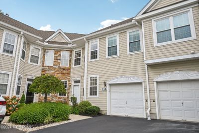 134 Shinnecock Drive, Condo with 4 bedrooms, 2 bathrooms and null parking in Manalapan NJ | Image 2