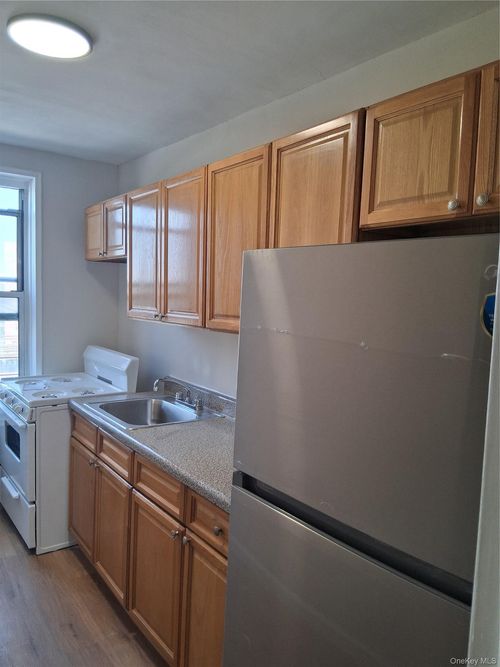 5f-2235 Cruger Ave, Bronx, NY, 10467-9471 | Card Image
