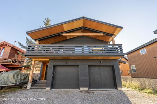 667 E Kelly Ave, Jackson, WY, 83001-8548 | Card Image