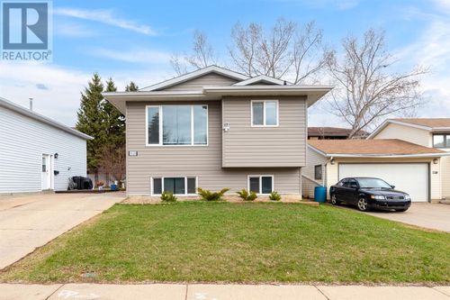 5520 30 St, Lloydminster, AB, T9V2C2 | Card Image