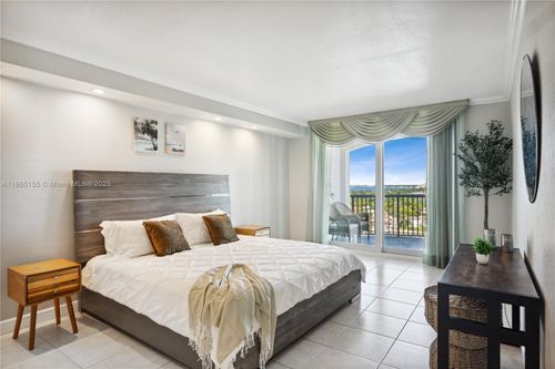 apt-1020-5401 Collins Ave, Miami Beach, FL, 33140-2535 | Card Image