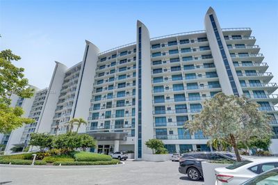 LPH16 - 3300 Ne 188th St, Condo with 4 bedrooms, 4 bathrooms and null parking in Aventura FL | Image 3