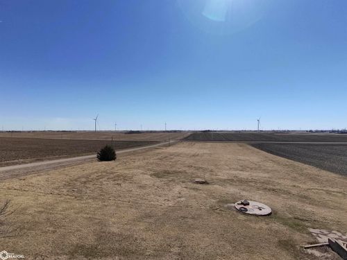 4182 160th St, Brooklyn, IA, 52211-8733 | Card Image