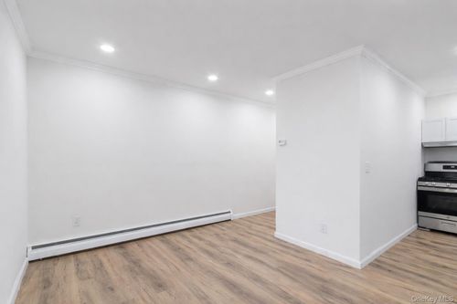 d-21-29 Audrey Ave, Oyster Bay, NY, 11771-1574 | Card Image