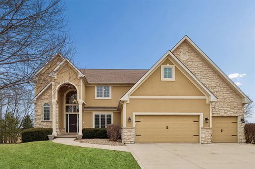 15701 Brookshire Dr, Urbandale, IA, 50323-2242 | Card Image