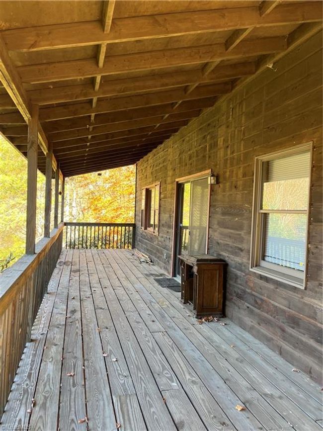 1972 Big Horse Creek Rd, House other with 3 bedrooms, 2 bathrooms and null parking in Lansing NC | Image 27