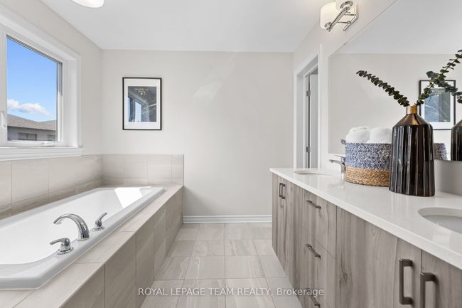 908 Echinacea Row, House other with 4 bedrooms, 4 bathrooms and 4 parking in Nepean ON | Image 23