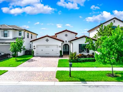 8803 Grand Prix Lane, House other with 3 bedrooms, 2 bathrooms and null parking in Boynton Beach FL | Image 2