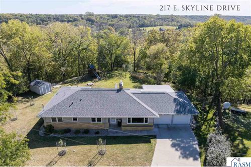 217 E Skyline Ct, Mankato, MN, 56001-1922 | Card Image