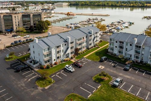 104-104 Clinton Reef Dr, Port Clinton, OH, 43452-9300 | Card Image